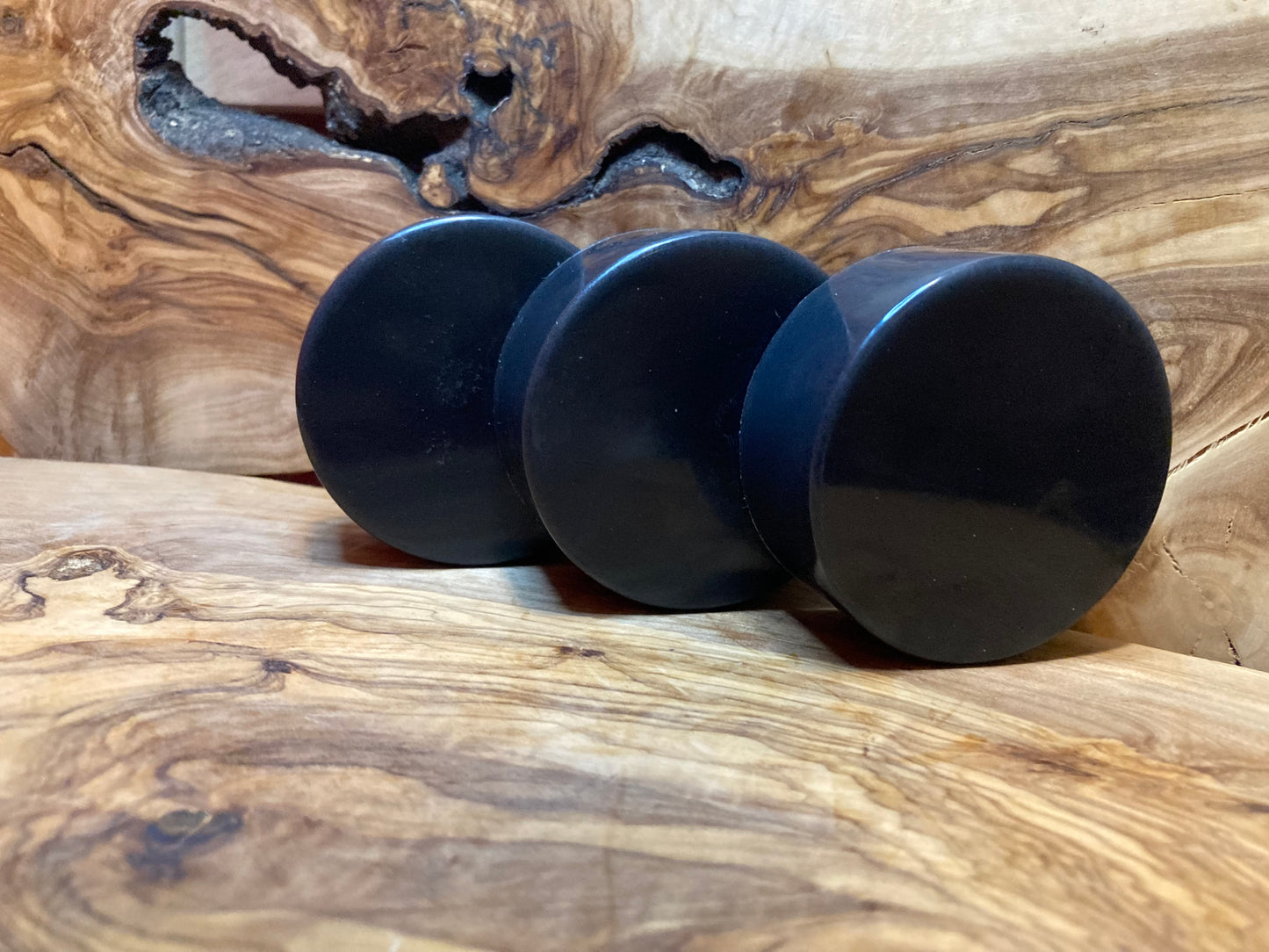 Natural Shave Bar: Charcoal & Bay Rum